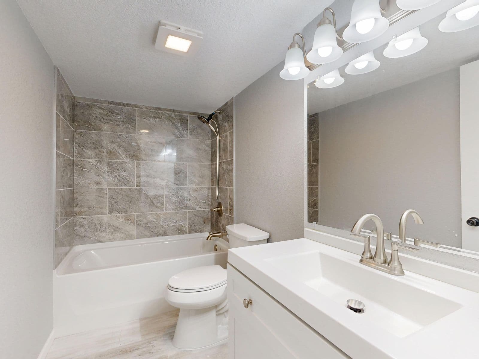 Deep cleaning service for homes in Carmel, Indiana